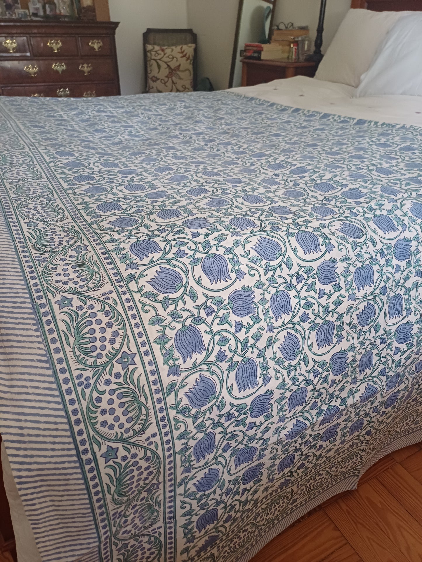 Bedspread White Blue Block Print Mughal - King size