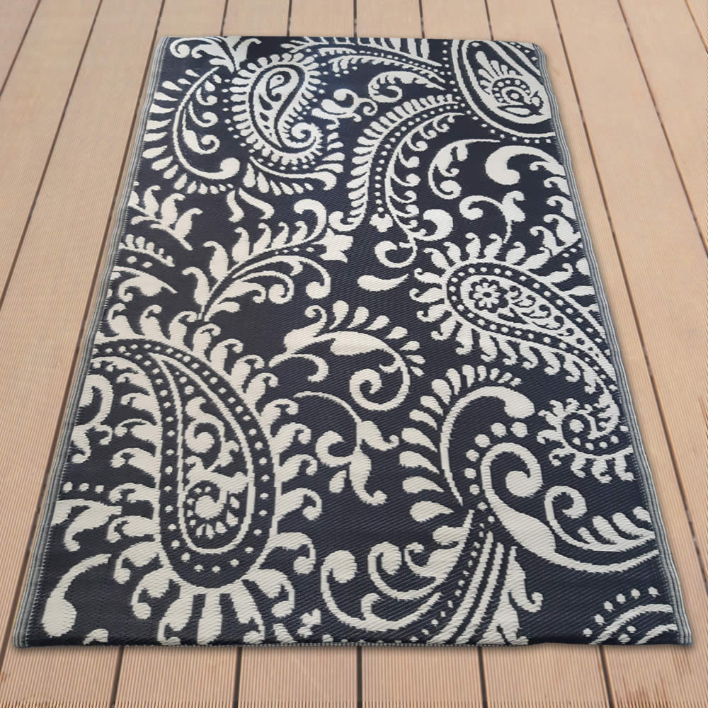 Carpets & Plastic Mats - Black and Cream Ornate