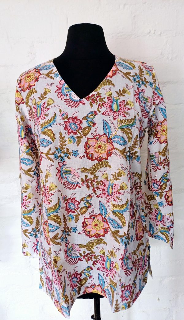 Women:Womens V-Neck - White Floral