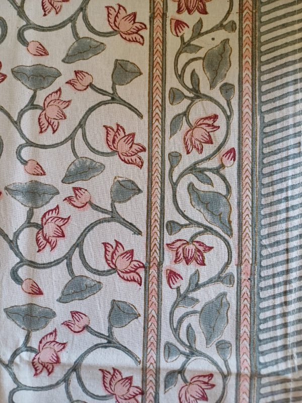 Table Cover Cream Floral Block Print Mughal -  6 seater - Size: 130cm x 180cm - Image 4