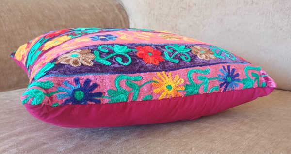 Cushions and Pillows:Cushion Velvet Maroon - Image 2