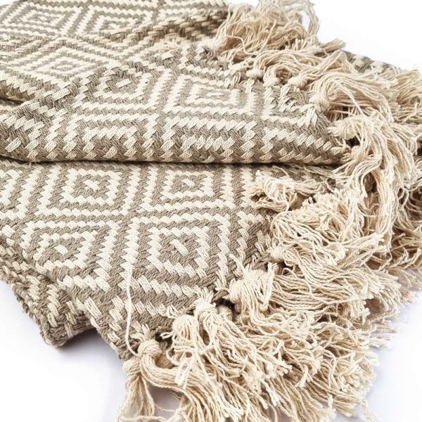Cream & Grey Diamond Pattern Throw - Image 2