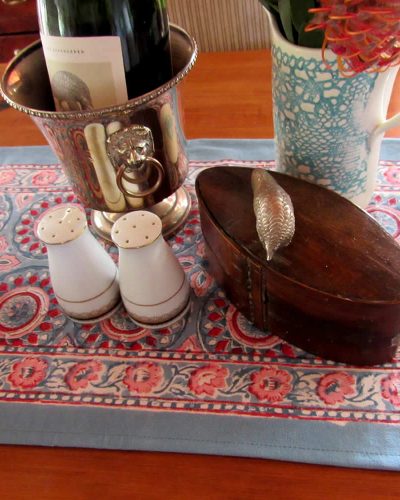 Table Runner – Turquoise and Red Floral Pattern