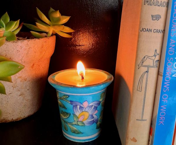 Small Planter Pot Soy Wax candle - Floral on Turquoise - Ylang Ylang