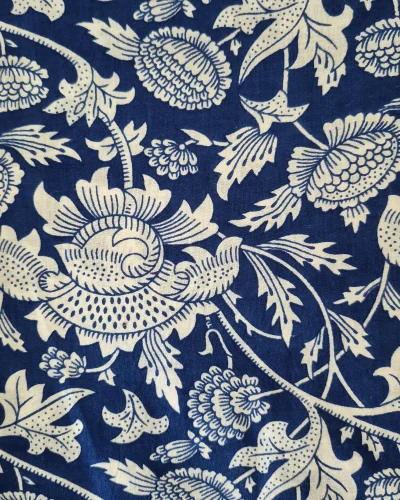 Fabric/Material:Fabric Dark Blue Floral Appx 112-119cm Wide
