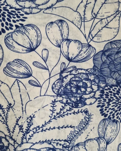 Fabric/Material:Fabric White background large blue flowers Appx 112-119cm Wide