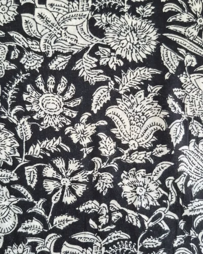 Fabric/Material:Fabric Black Floral Appx 112-119cm Wide