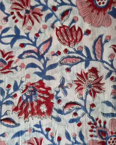 Fabric/Material:Fabric White with Red flowers blue stems Appx 112-119cm Wide