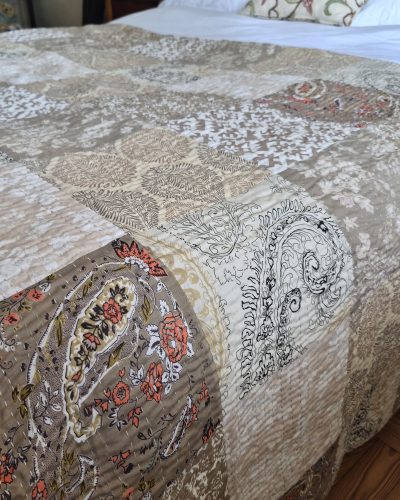 Queen BedSpread Print Patch Gudari + Indigo - 230cm x 275cm (Beige Patch)